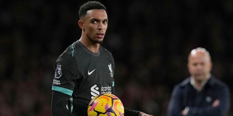 Những thách thức khi phong độ Trent Alexander-Arnold không còn ổn định